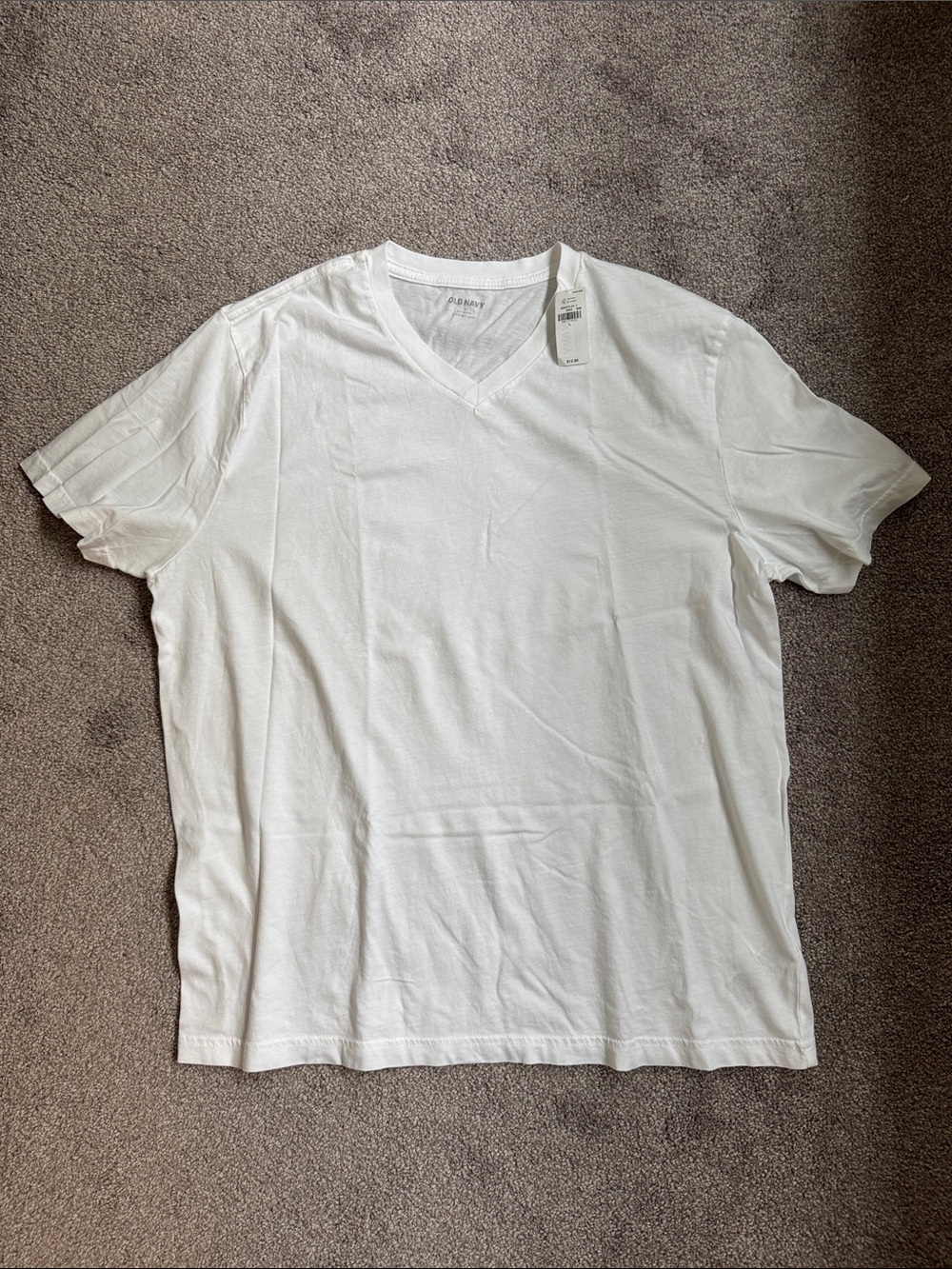 Men’s White V-Neck Short Sleeve Tee